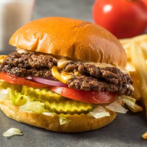 Smash burgers are juicy and delicious if done correctly. This recipe will show you how to make the best homeade smash burger.